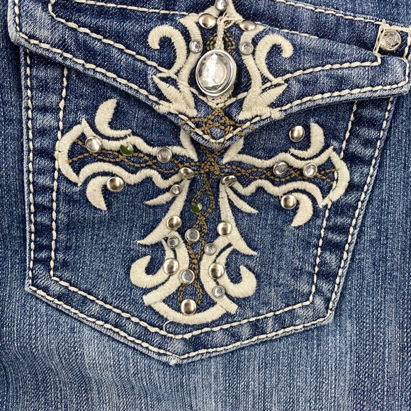 Cato women’s‎ jeans, decorative back pockets, size 16 - Picture 2 of 9